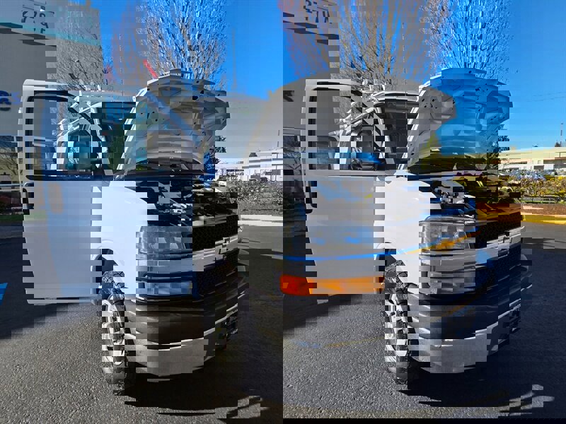 Used 2014 Chevrolet Express 2500 image 26