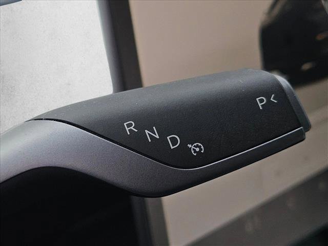 Used 2025 Tesla Model Y Long Range AWD/4WD image 11