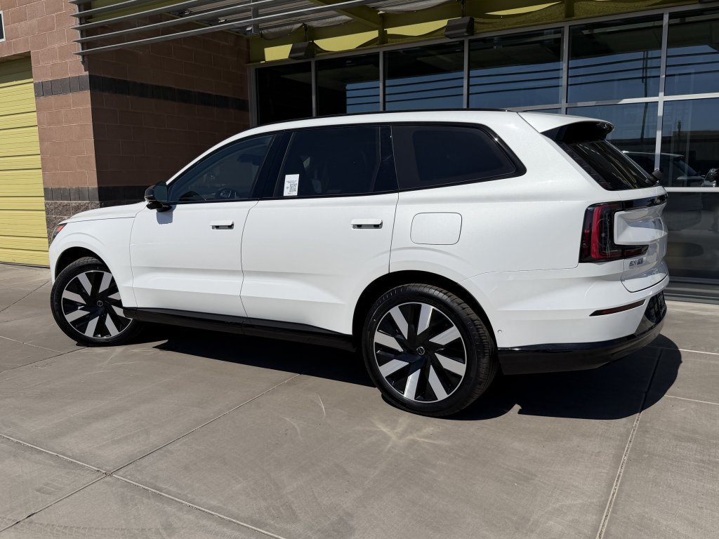 Used 2025 Volvo EX90 Ultra AWD/4WD image 5