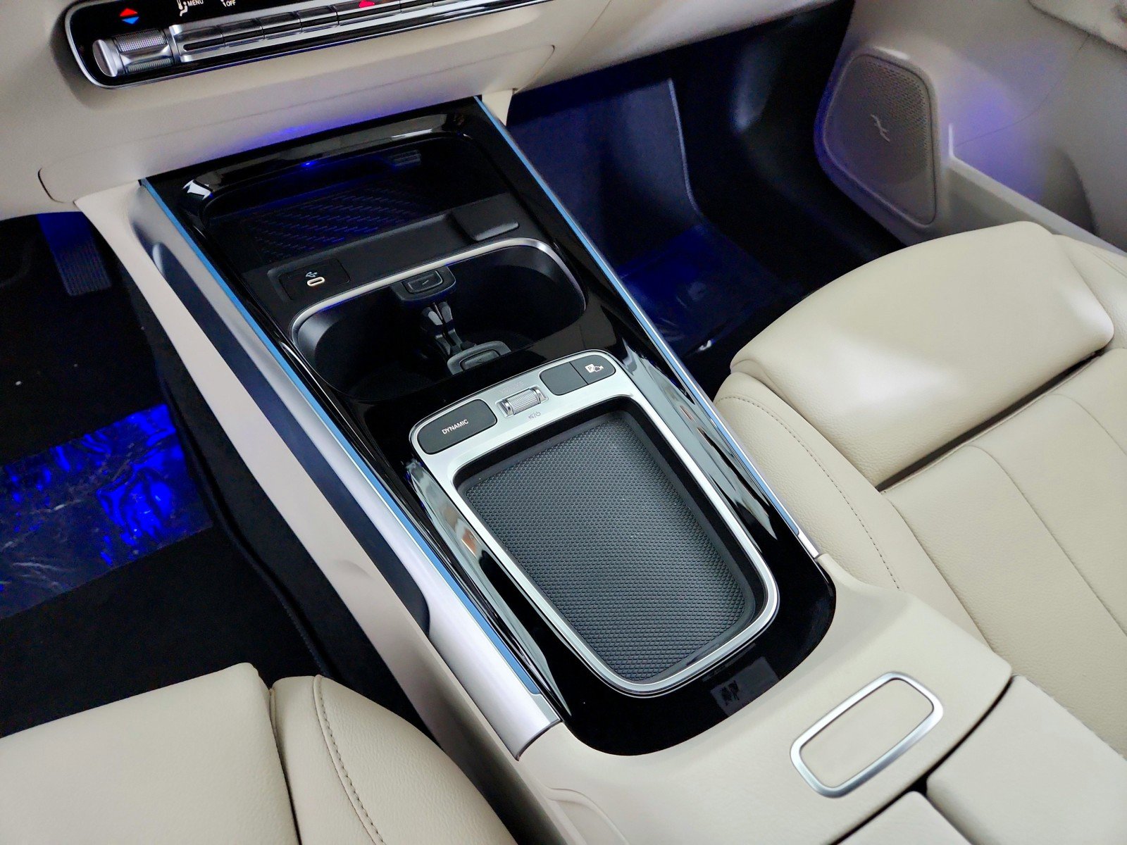 Certified 2025 Mercedes-Benz GLB 250 4MATIC w/ Exclusive Package image 15