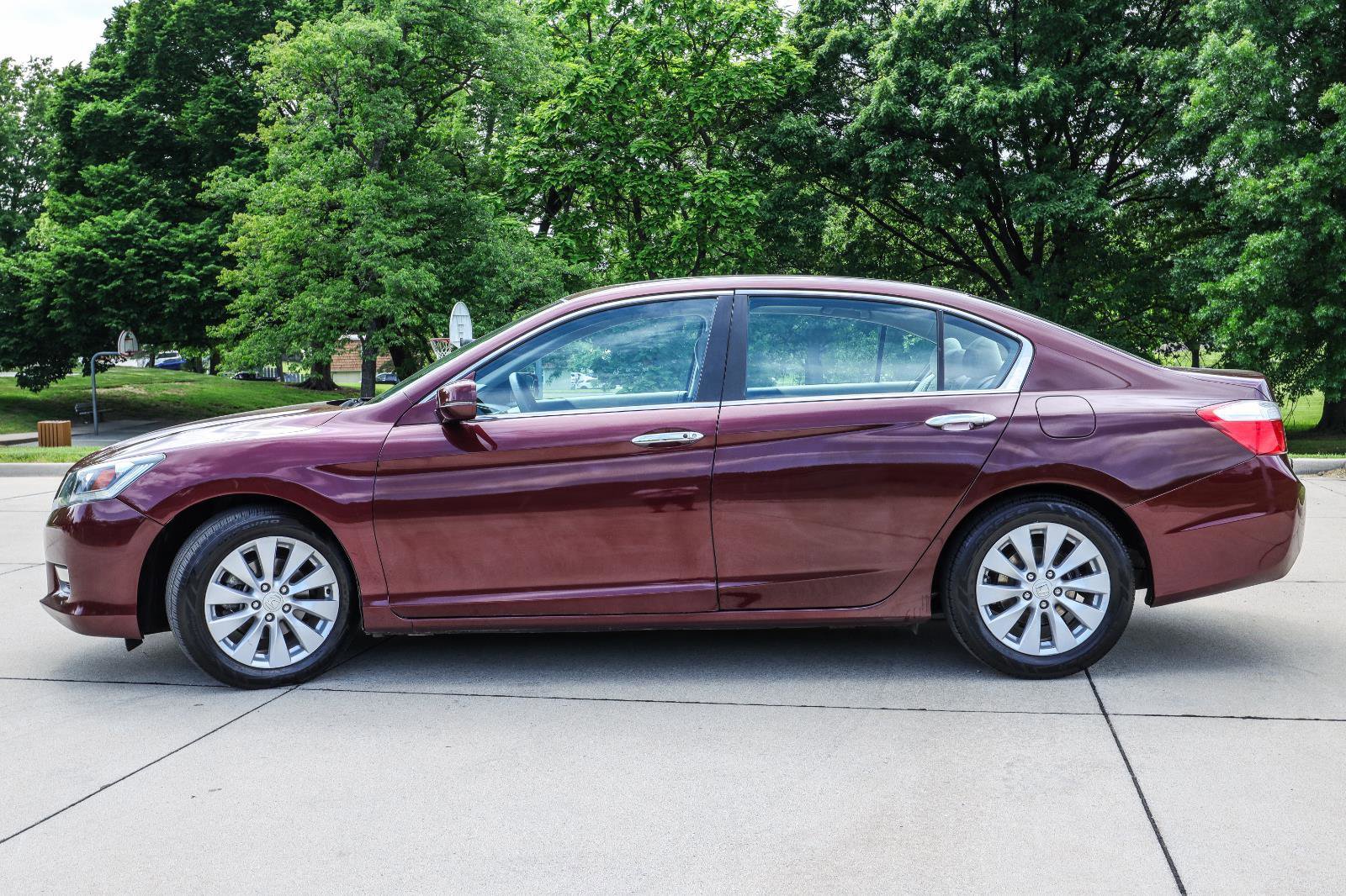 Used 2013 Honda Accord EX image 4