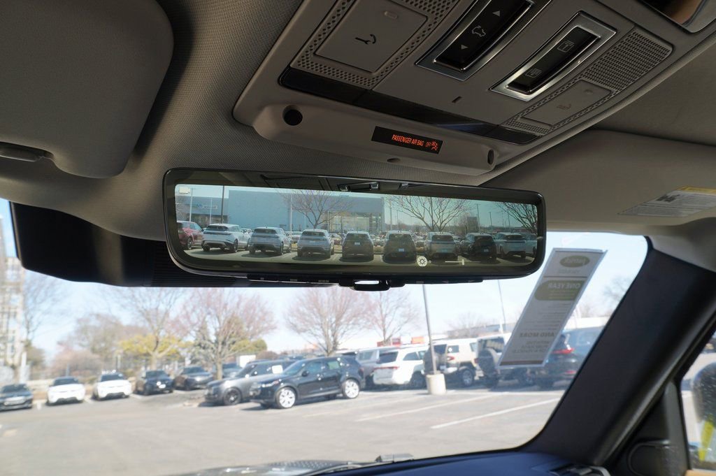 New 2026 Land Rover Defender 130 X-Dynamic SE image 19