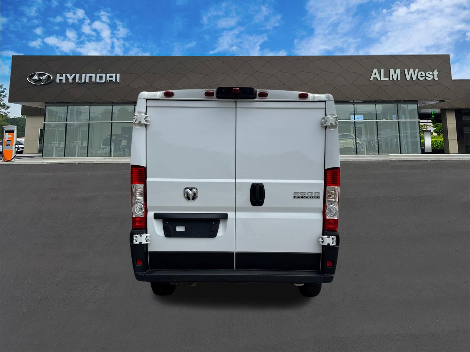 Used 2025 RAM ProMaster 2500 w/ Convenience Group FWD image 6