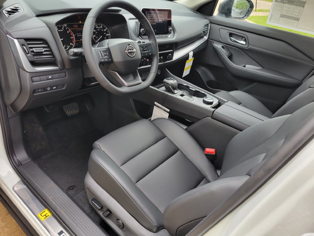 New 2026 Nissan Rogue Dark Armor AWD/4WD image 6