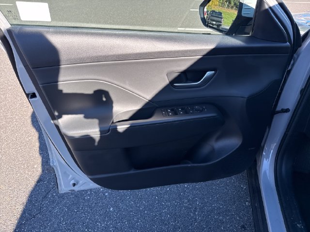 Used 2025 Hyundai Kona Limited AWD/4WD image 28
