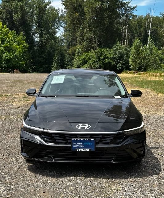 Certified 2025 Hyundai Elantra Limited FWD image 3