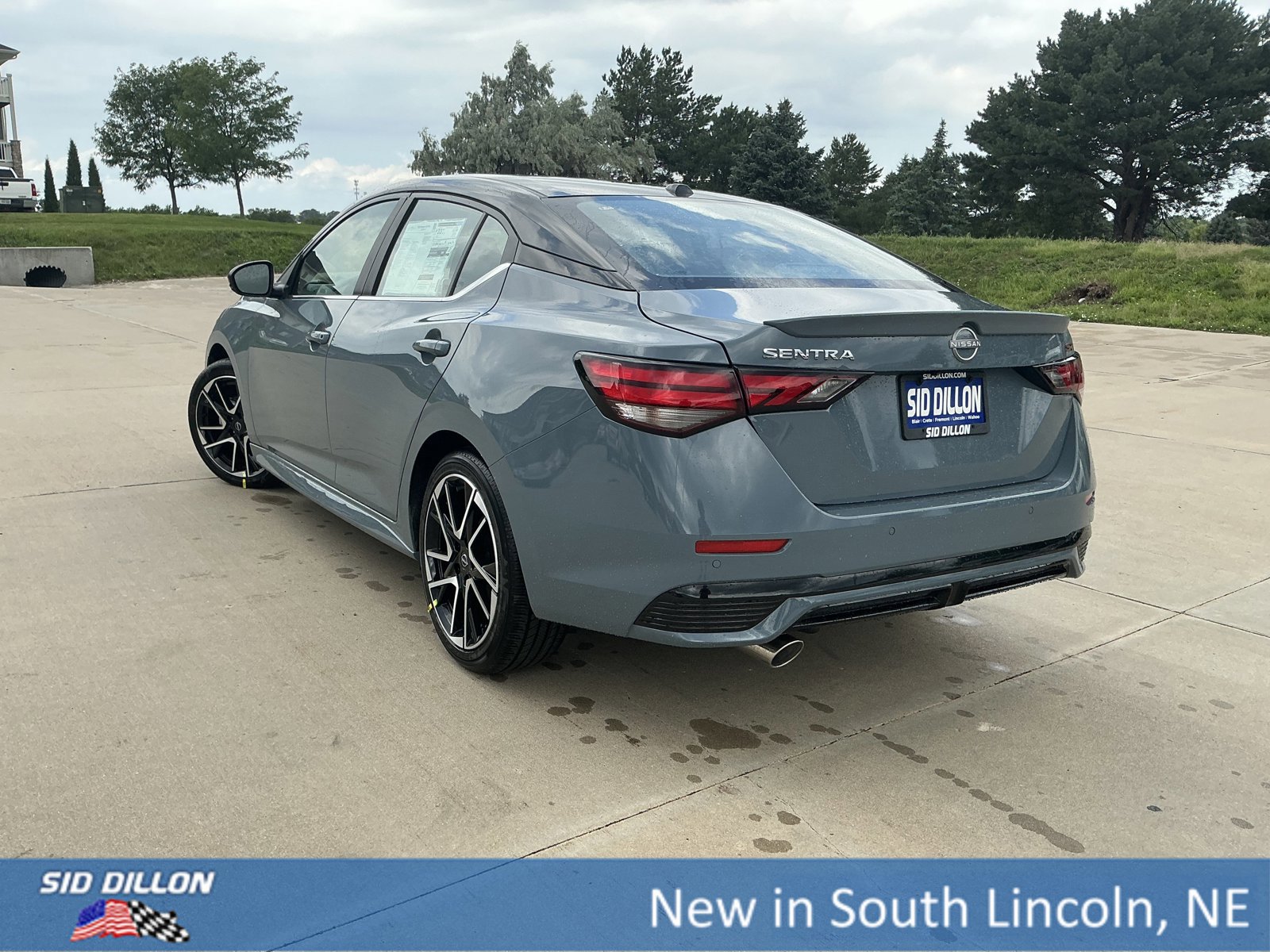 New 2025 Nissan Sentra SR w/ Trunk Package image 3