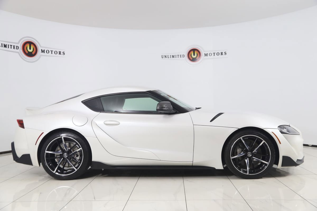 Used 2020 Toyota Supra RWD image 2