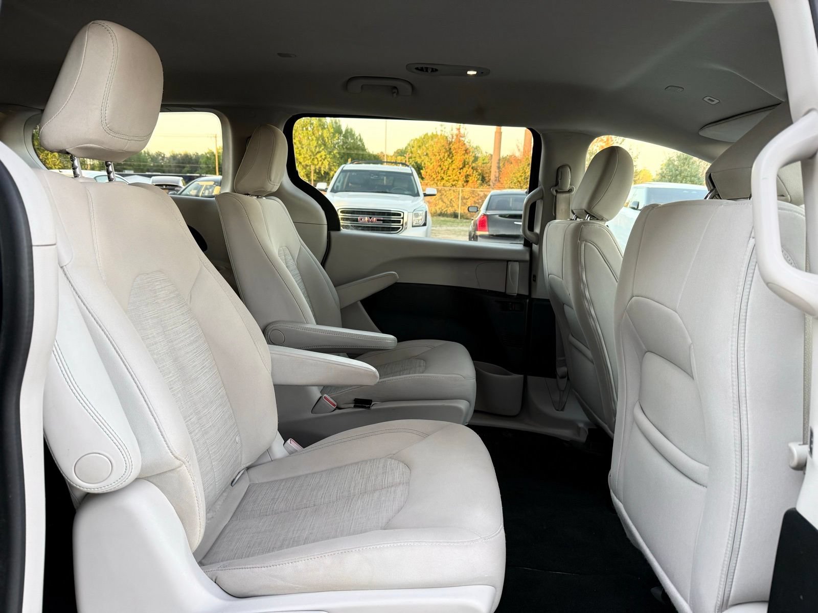Used 2018 Chrysler Pacifica Touring Plus FWD image 23