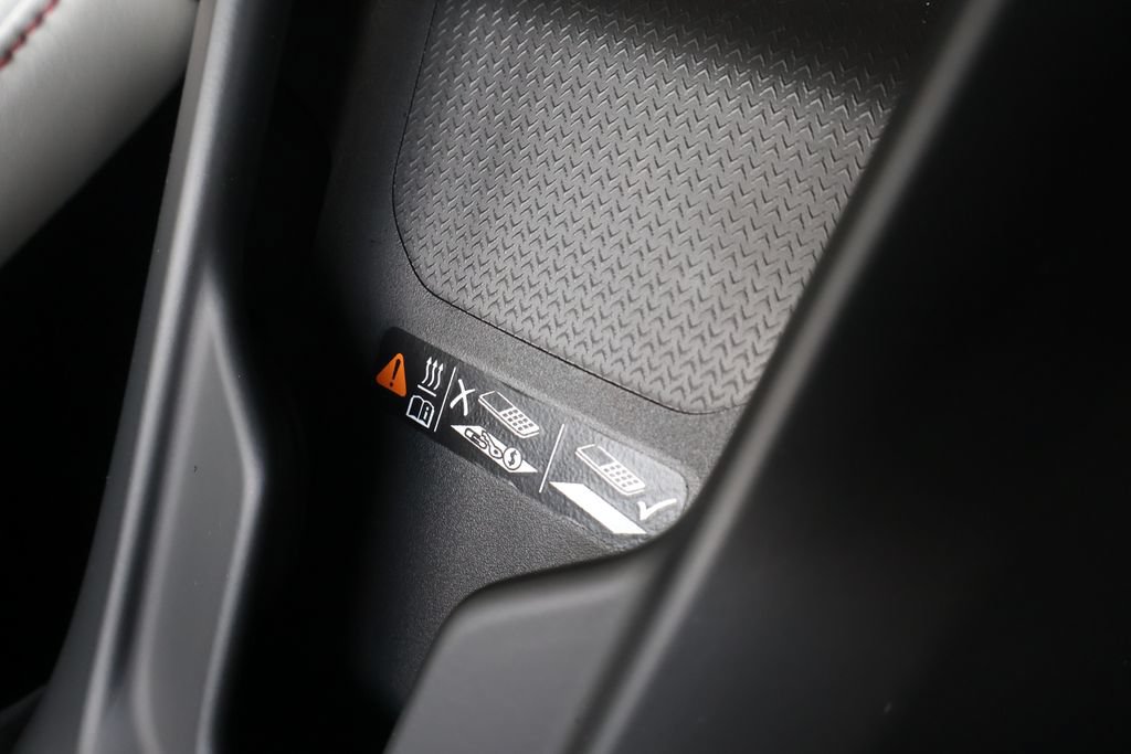 Used 2023 Chevrolet Corvette Stingray Premium Conv w/ Z51 Performance Package RWD image 38