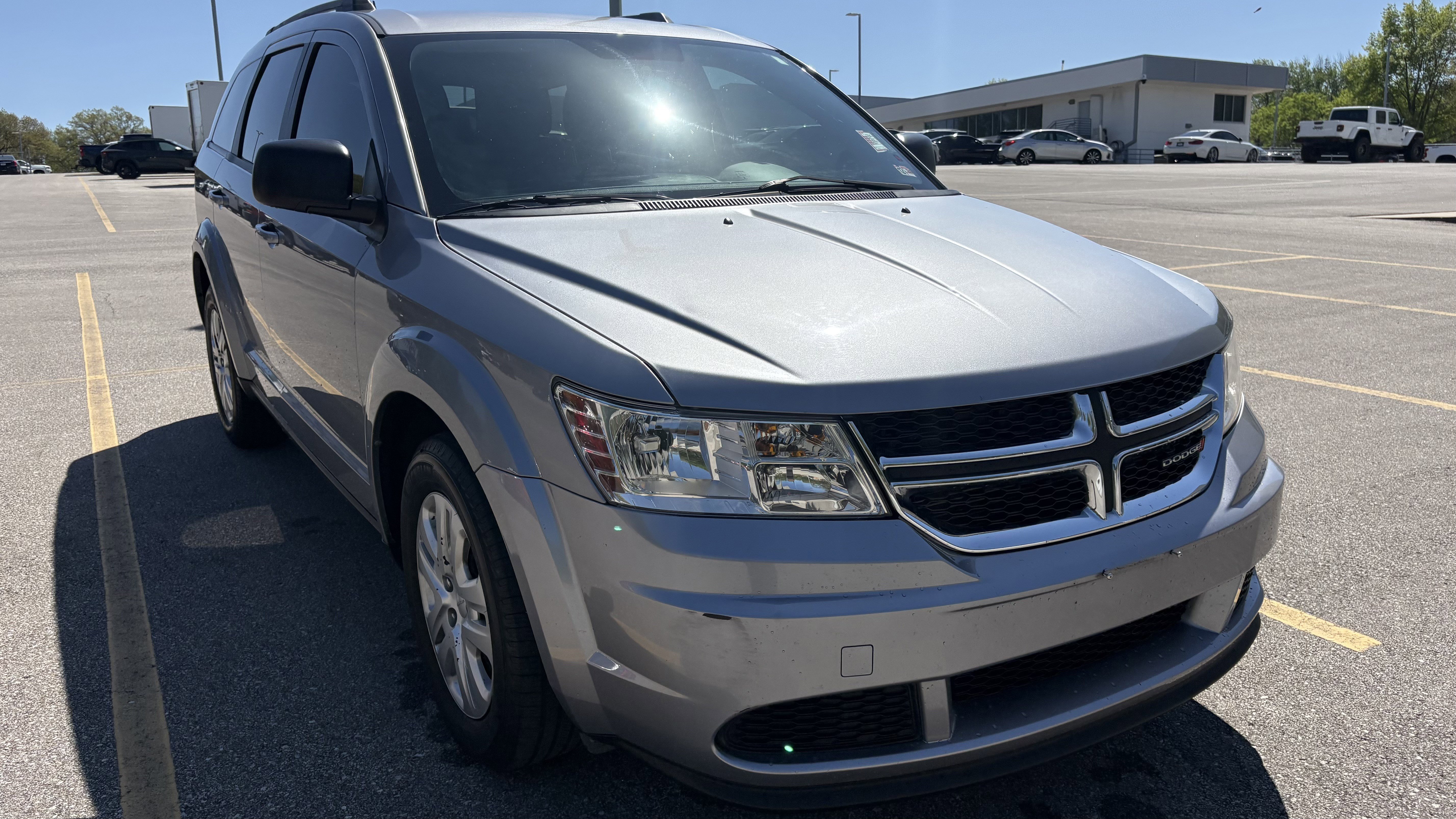 Used 2017 Dodge Journey SE image 2