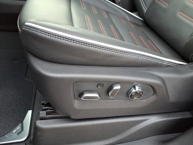 New 2026 GMC Yukon AT4 Ultimate AWD/4WD image 14