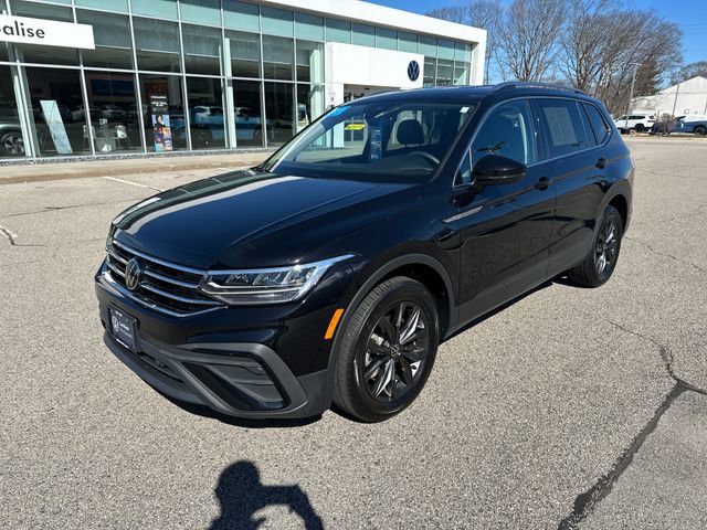 Certified 2023 Volkswagen Tiguan SE image 3