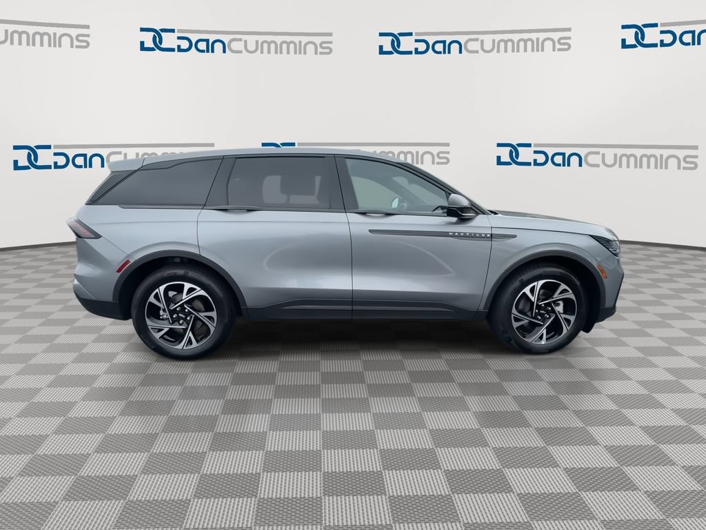 New 2025 Lincoln Nautilus Premier w/ Jet Appearance Package AWD/4WD image 9