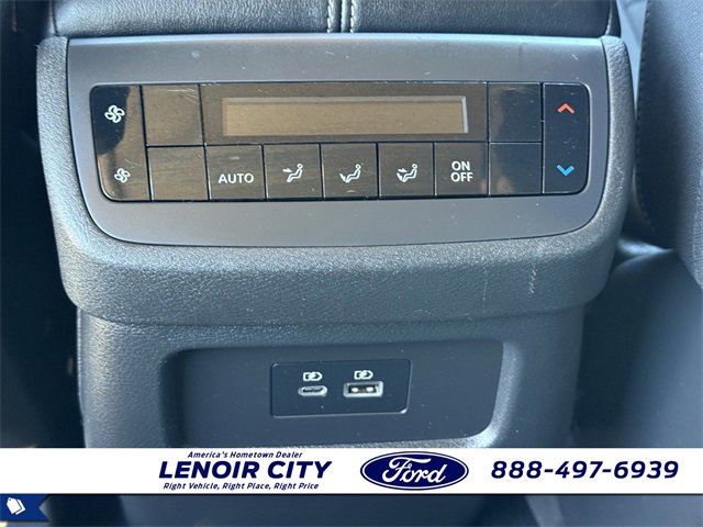 Used 2022 Nissan Pathfinder SV w/ SV Premium Package image 15