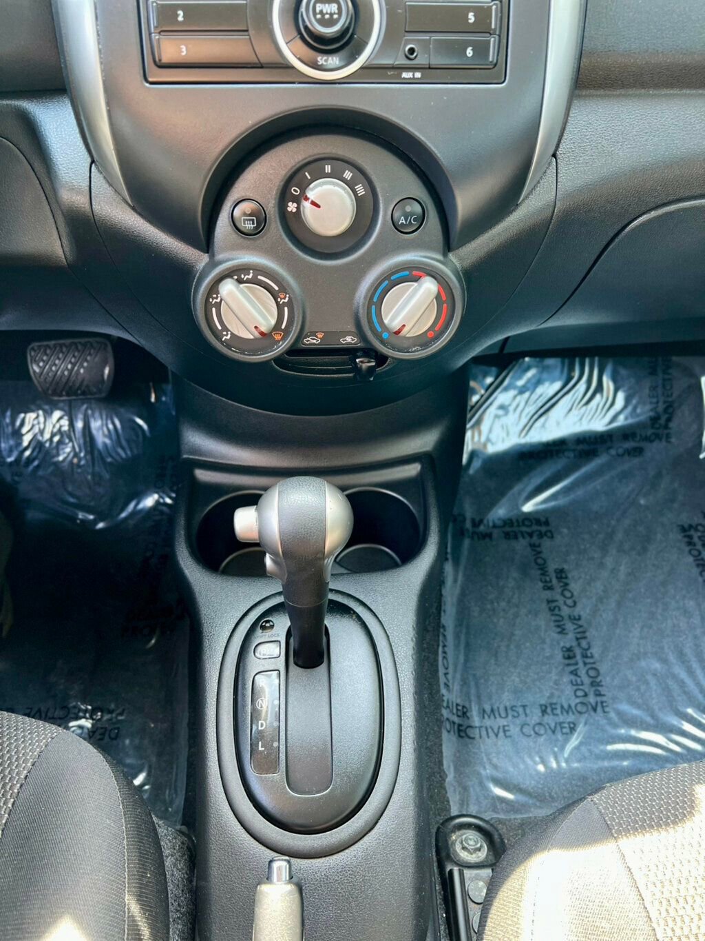 Used 2013 Nissan Versa SV FWD image 22