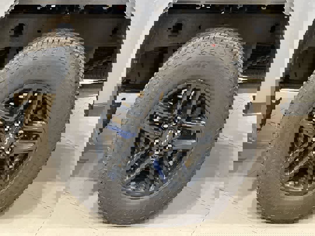 Used 2024 Chevrolet Silverado 1500 Custom Trail Boss w/ LPO, Dark Essentials Package image 13