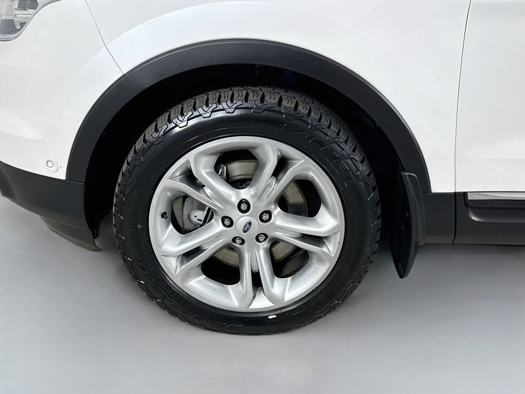 Used 2015 Ford Explorer Limited w/ Equipment Group 302A AWD/4WD image 33