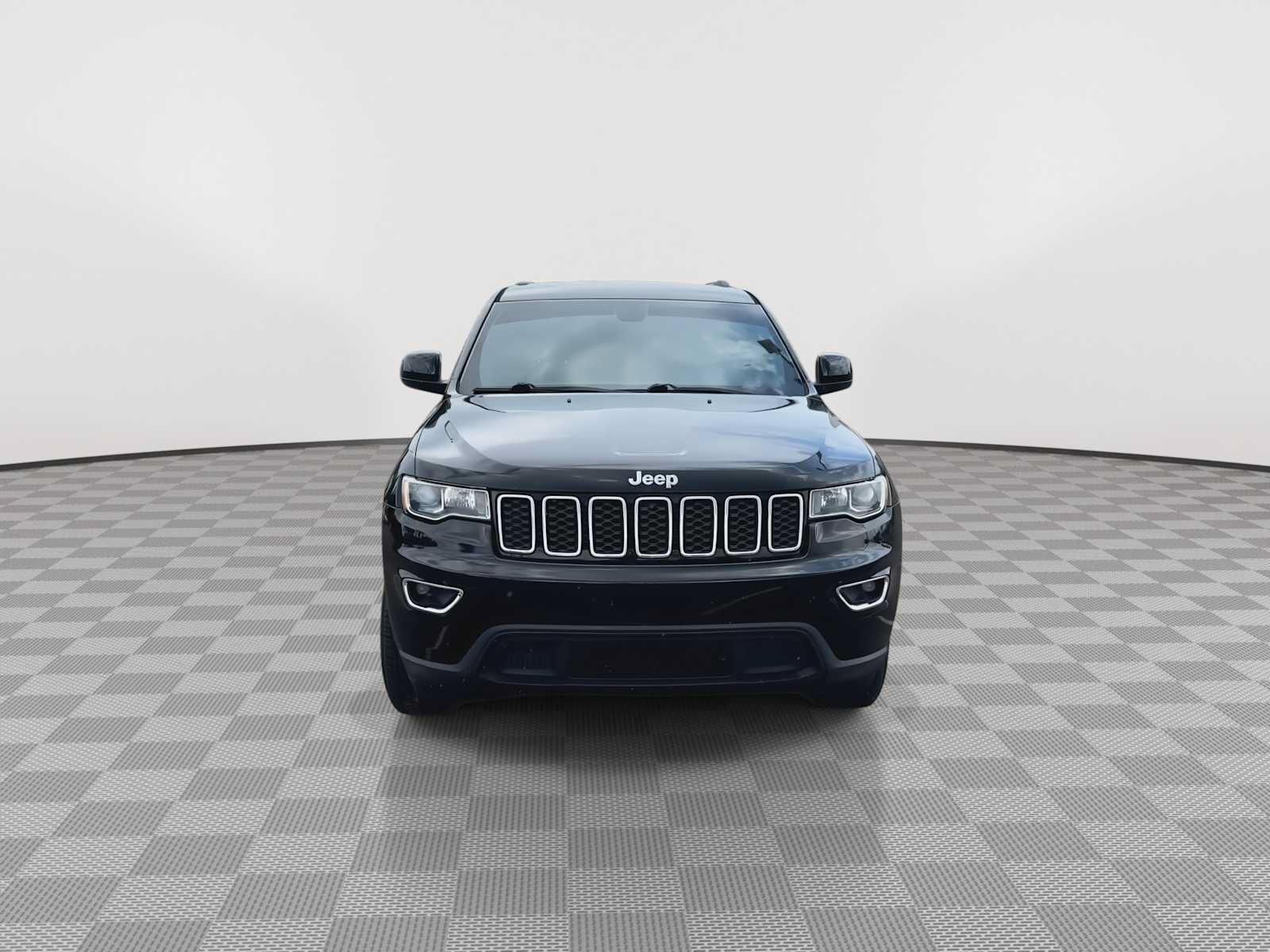 Used 2017 Jeep Grand Cherokee Laredo w/ Quick Order Package 2BE RWD image 3