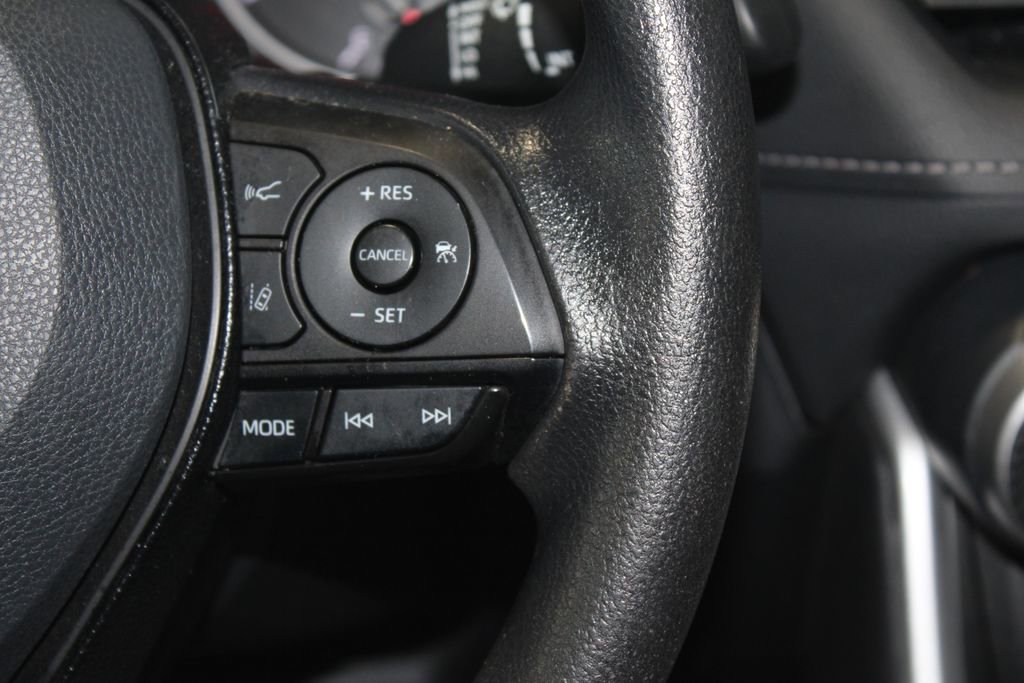 Used 2021 Toyota RAV4 XLE image 21