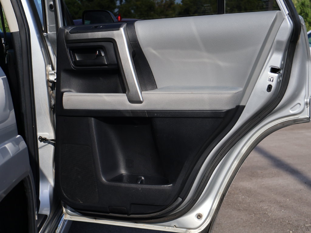 Used 2013 Toyota 4Runner SR5 AWD/4WD image 14