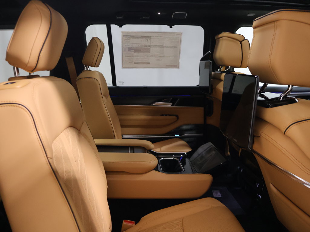 New 2026 Jeep Grand Wagoneer Summit AWD/4WD image 19