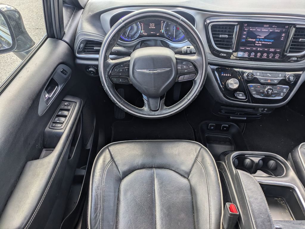 Used 2019 Chrysler Pacifica Limited w/ S Appearance Package image 16