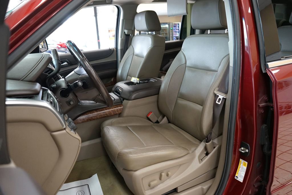 Used 2017 Chevrolet Suburban Premier AWD/4WD image 2