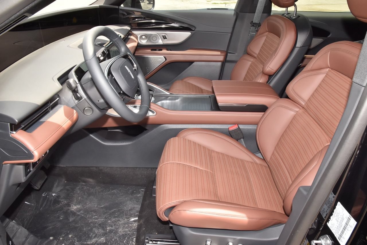 New 2026 Lincoln Nautilus Reserve AWD/4WD image 13