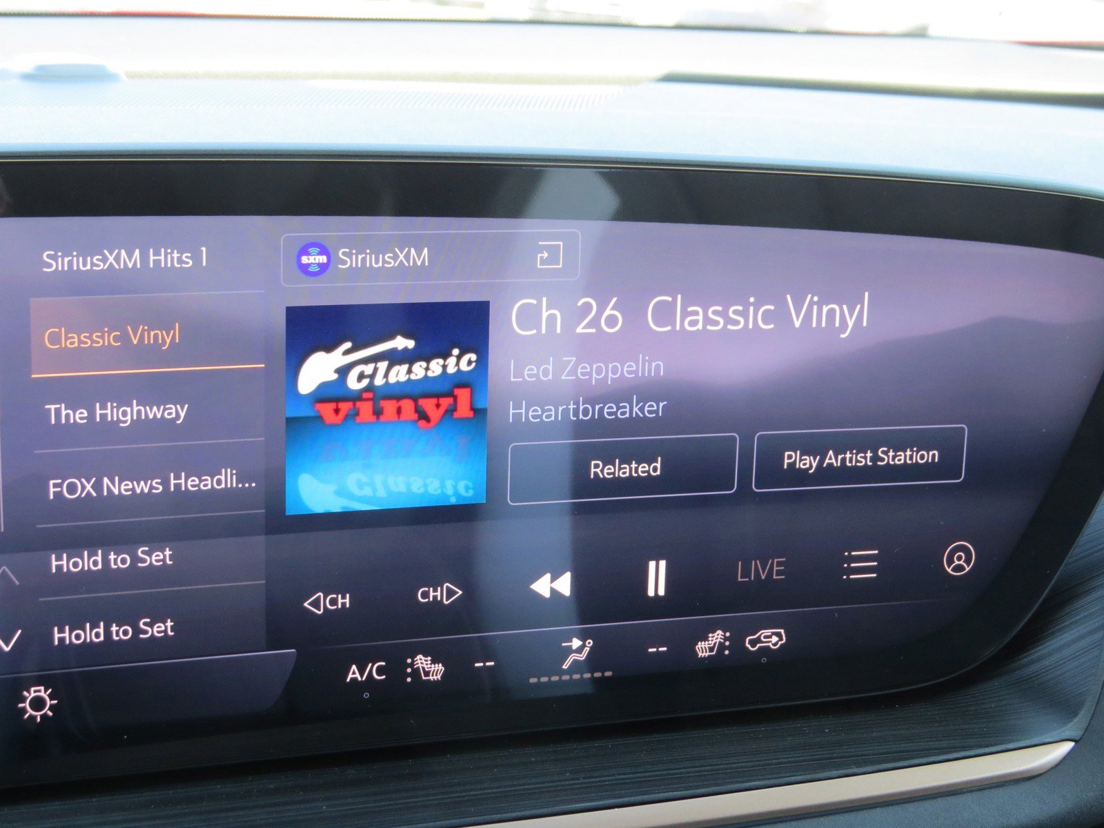 New 2025 Buick Envision Sport Touring image 28