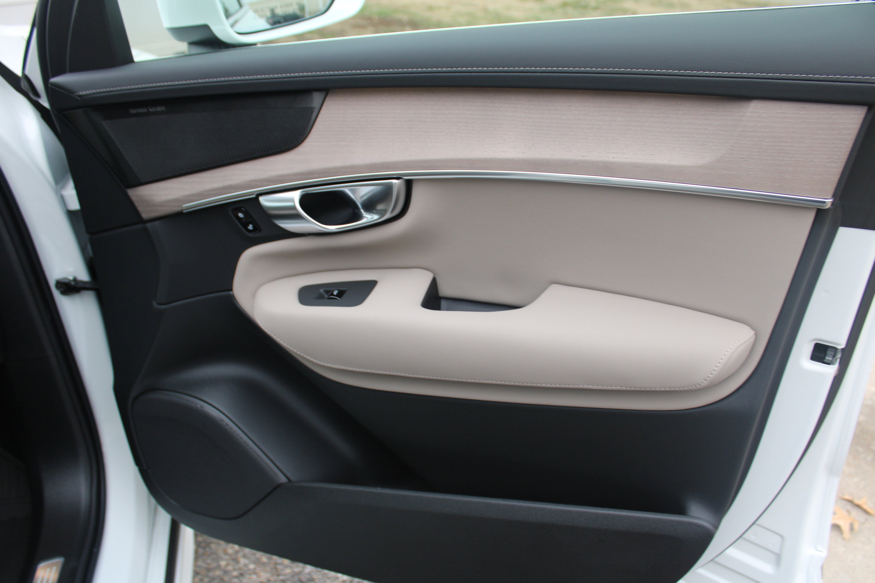 New 2026 Volvo XC90 B6 Plus w/ Protection Package AWD/4WD image 53