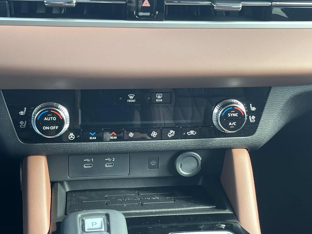 New 2026 Mitsubishi Outlander SEL image 23