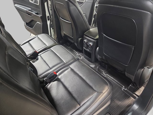 Used 2020 Ford Explorer XLT w/ Equipment Group 202A image 12