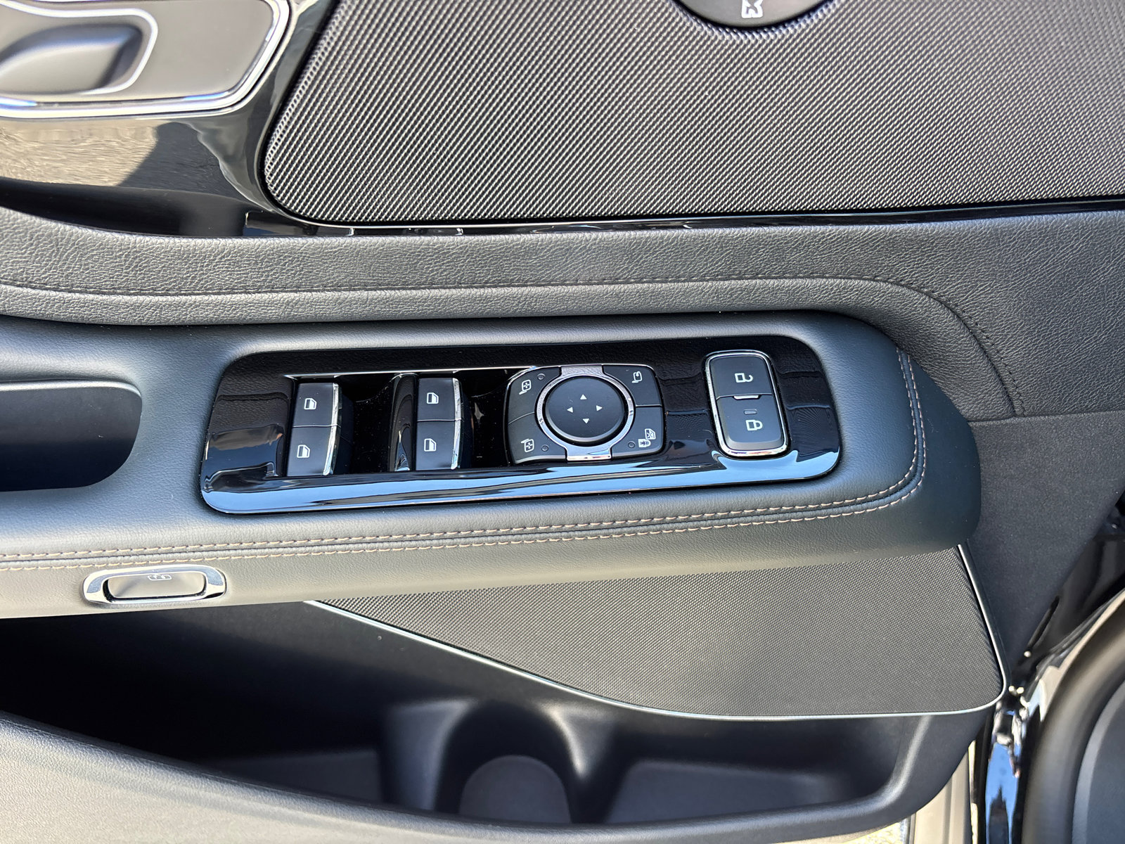 New 2025 Lincoln Aviator Reserve w/ Illumination Package image 13