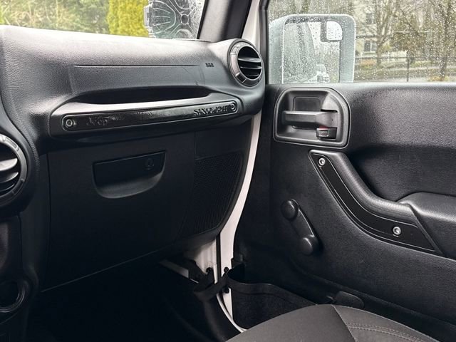 Used 2017 Jeep Wrangler Sport AWD/4WD image 27
