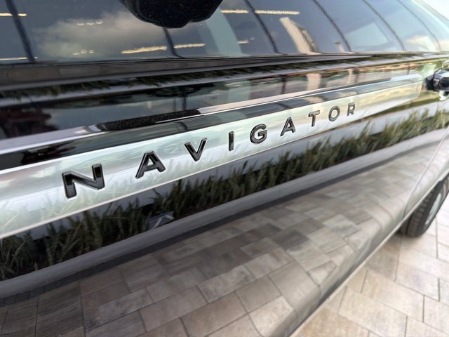 New 2026 Lincoln Navigator Reserve AWD/4WD image 8