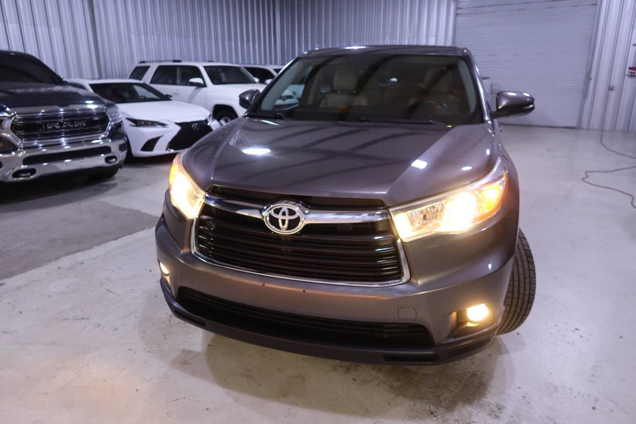 Used 2014 Toyota Highlander Plus AWD/4WD image 44