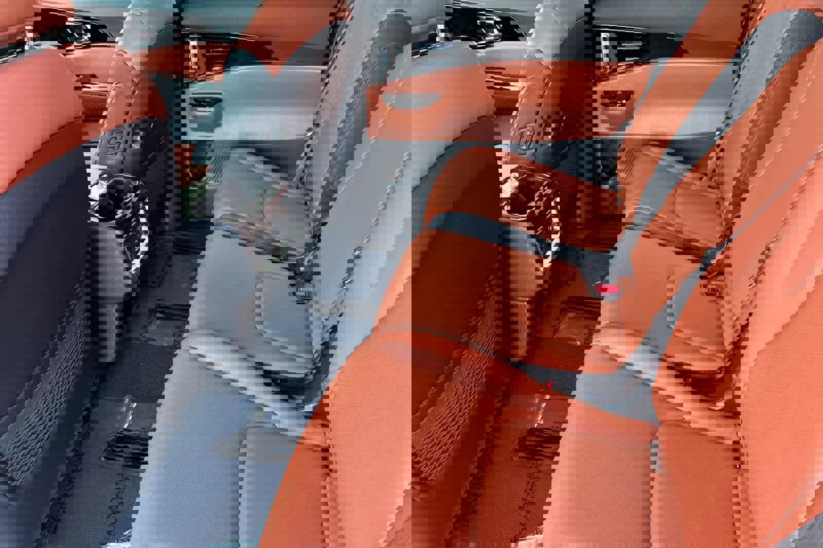 Used 2024 Kia Carnival SX image 4