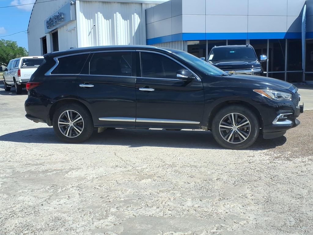 Used 2019 INFINITI QX60 Luxe w/ Essential Package image 5