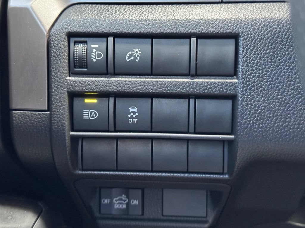 Used 2025 Toyota Tacoma TRD Off-Road AWD/4WD image 32