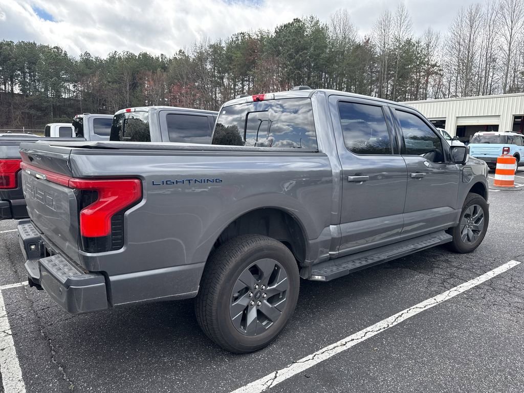 Used 2022 Ford F150 Lightning Lariat image 20