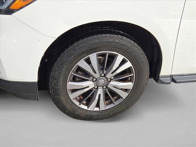 Used 2018 Nissan Pathfinder SV image 22