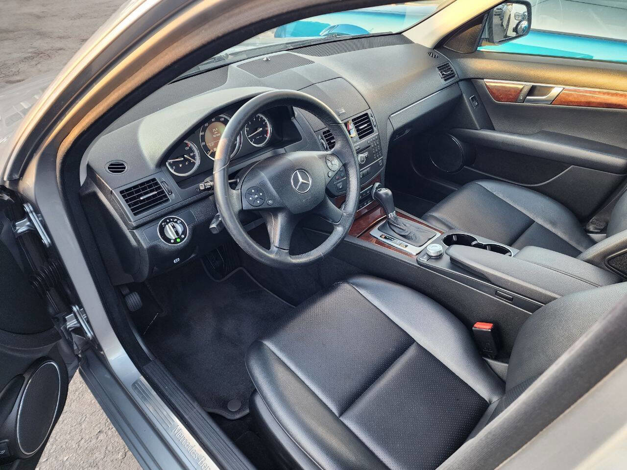 Used 2008 Mercedes-Benz C 300 Sedan image 16