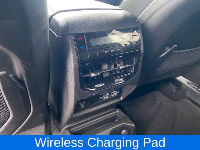 Used 2023 Jeep Grand Cherokee L Laredo image 17