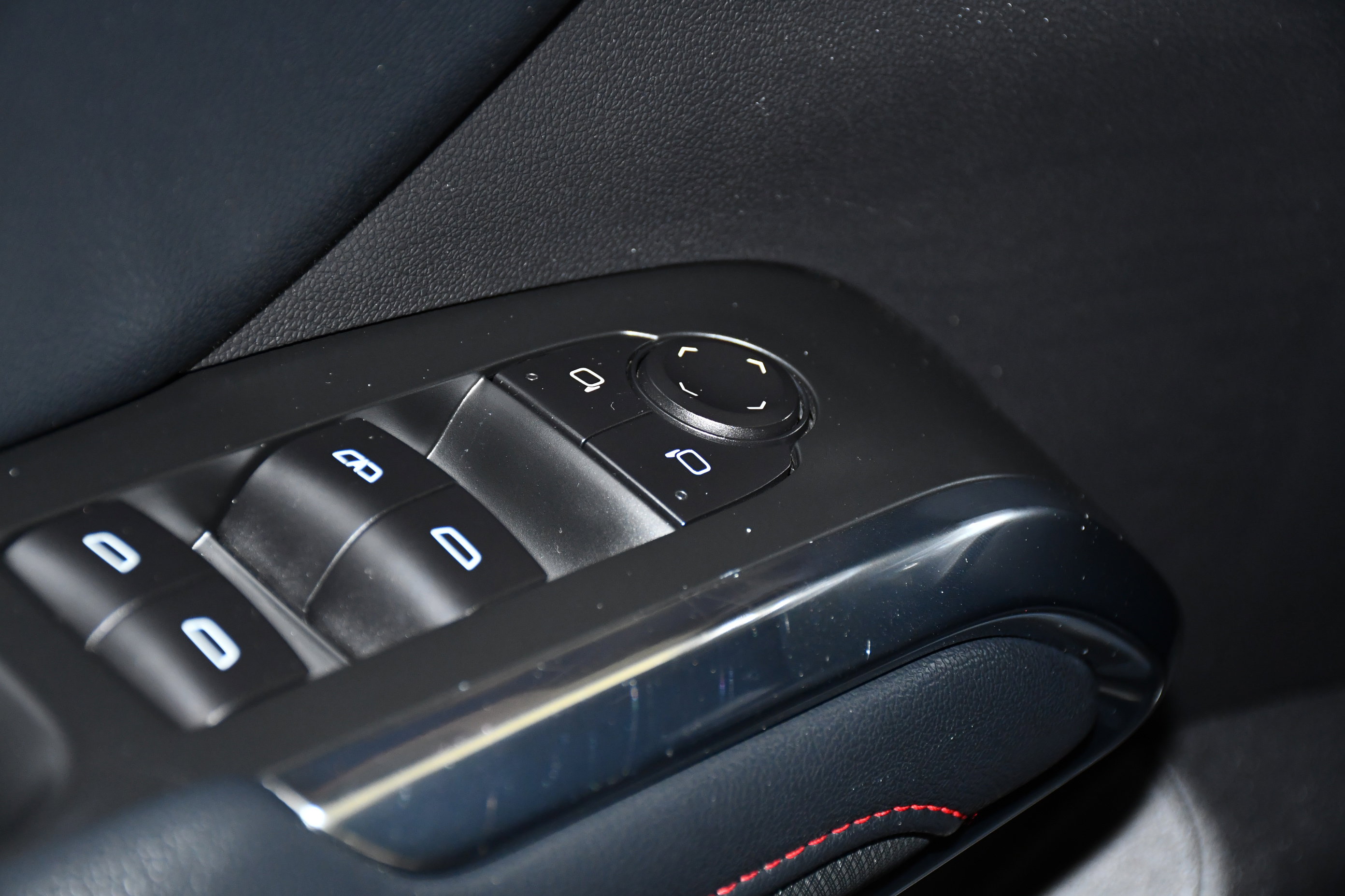 Used 2025 Chevrolet Traverse Z71 image 32