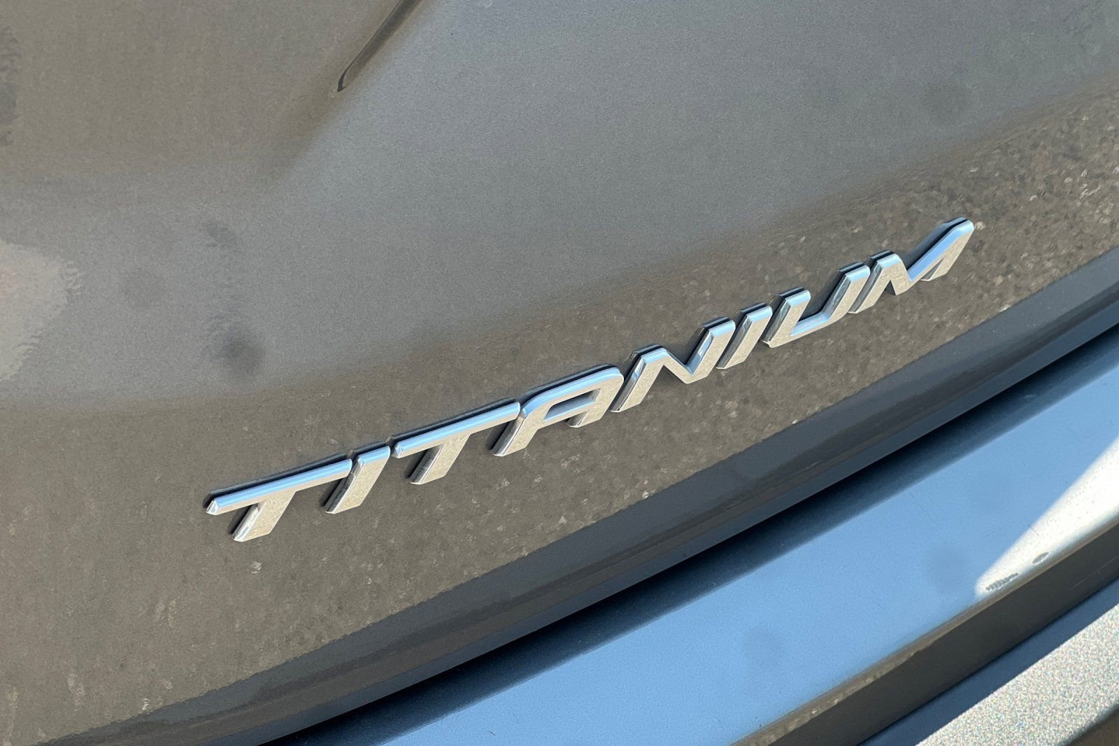 Used 2024 Ford Edge Titanium image 28