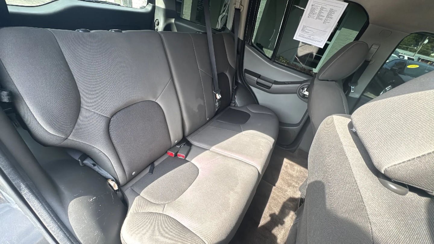 Used 2015 Nissan Xterra S RWD image 25