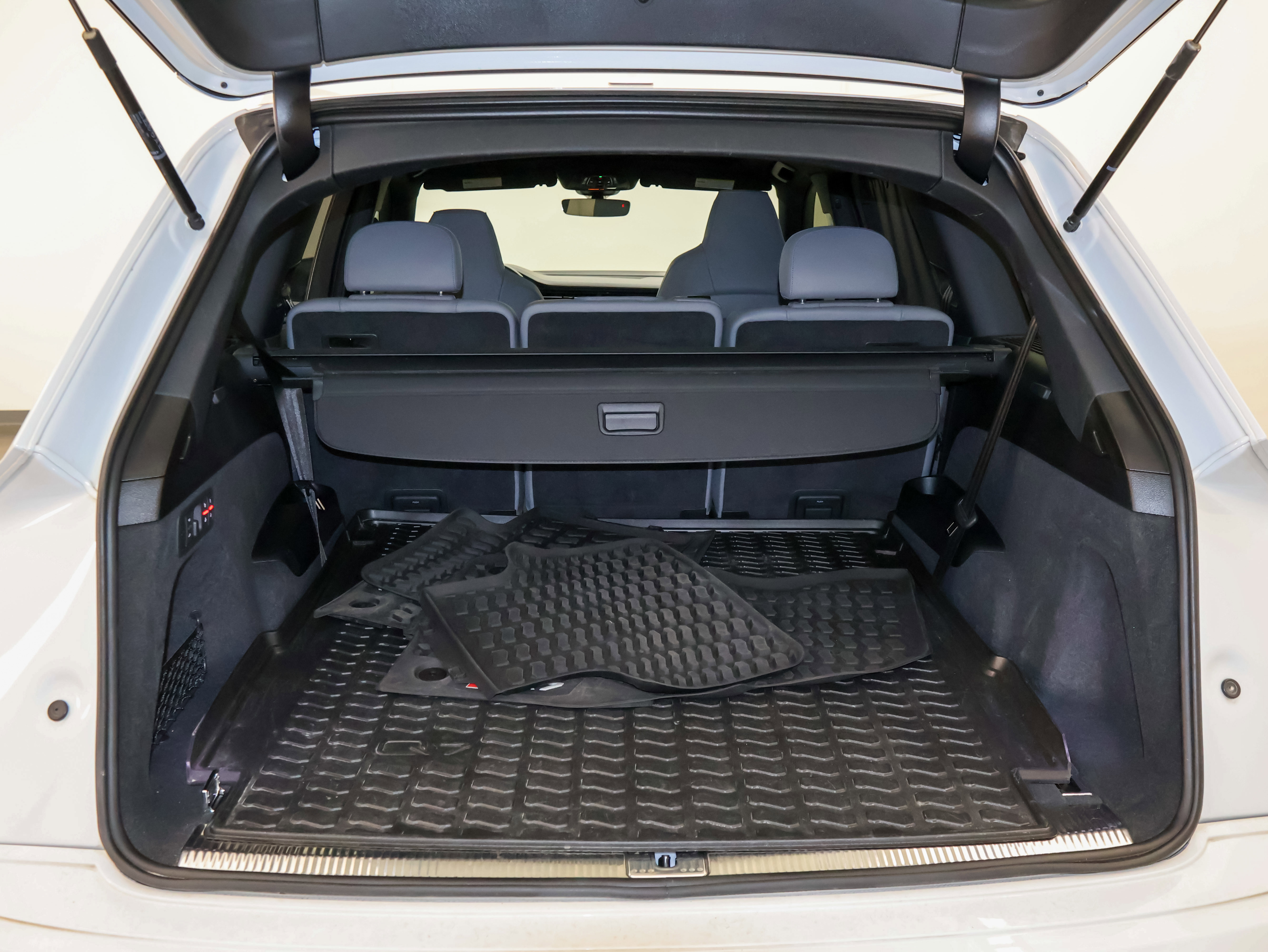 Used 2022 Audi SQ7 Premium Plus AWD/4WD image 11