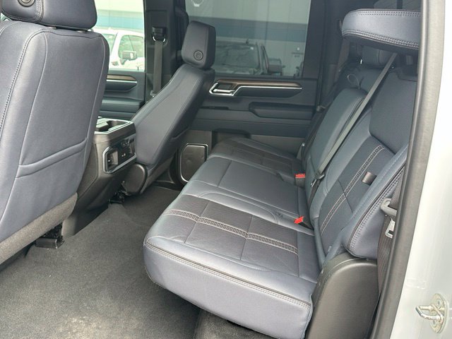 Used 2024 Chevrolet Silverado 2500 High Country w/ High Country Premium Package AWD/4WD image 10