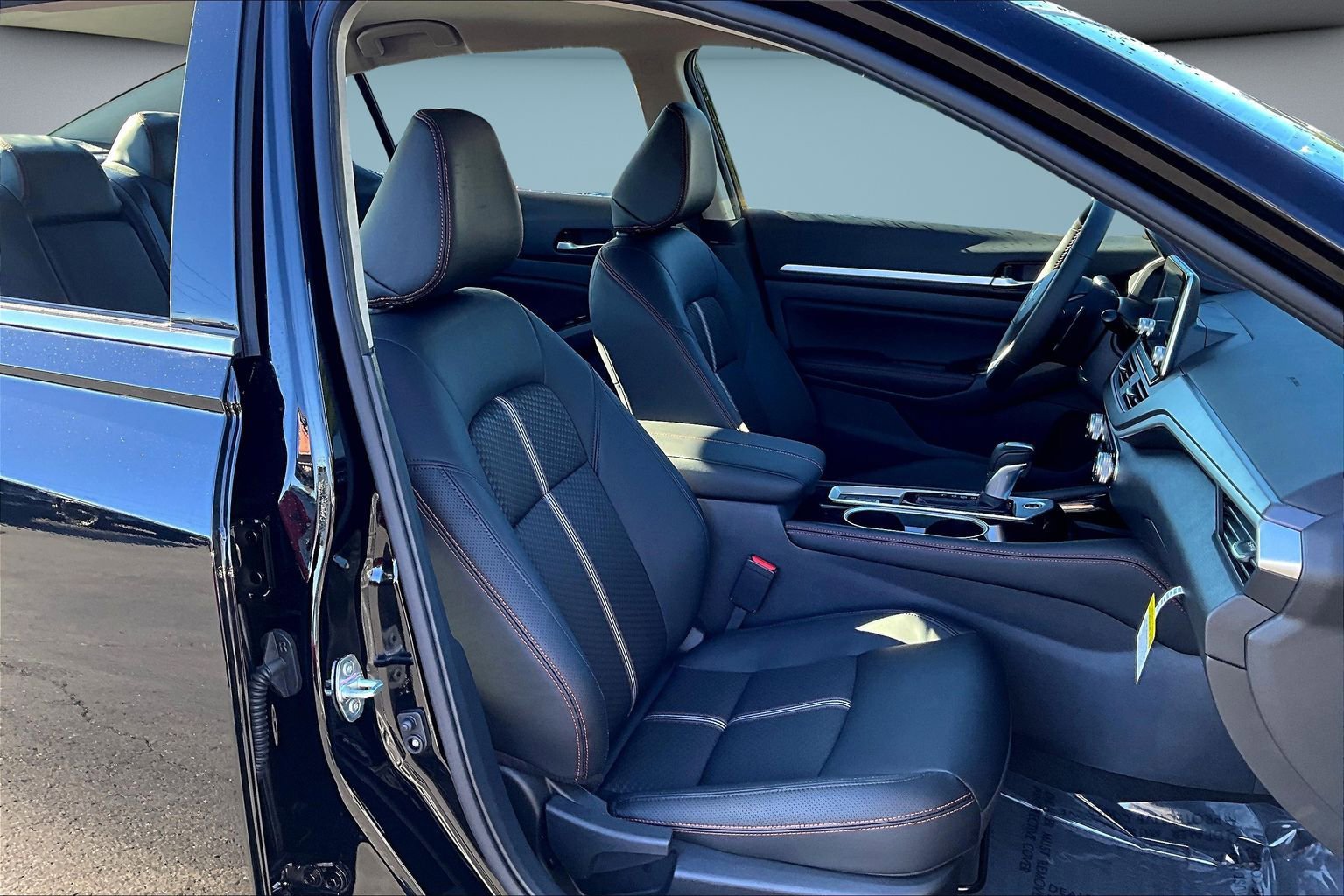 New 2025 Nissan Altima 2.5 SR image 10